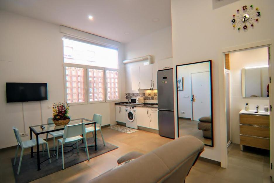 Luminoso Apartamento En El Corazon De Triana Apartman Sevilla Kültér fotó