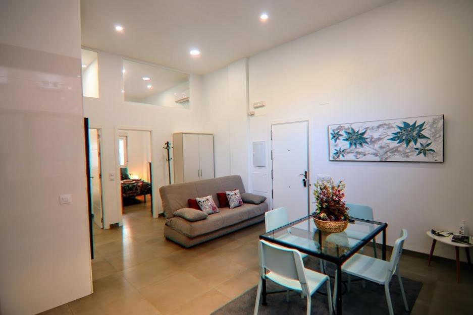Luminoso Apartamento En El Corazon De Triana Apartman Sevilla Kültér fotó